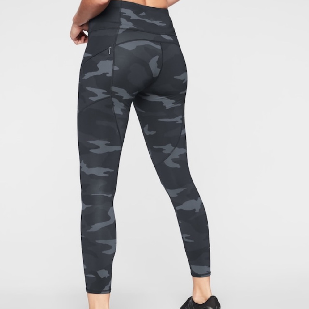 Athleta Camo Contender 7/8 Tight in Powerlift